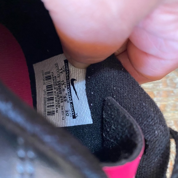 Nike Youth Jr.
Phantom GT size 1 shoes - Picture 7 of 7